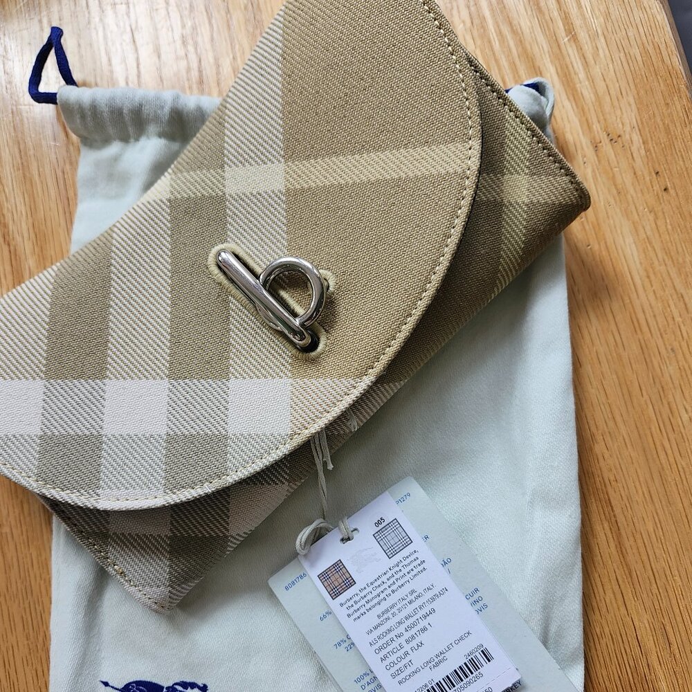 New Burberry Rocking fabric wallet/clutch - Picture 2 of 6